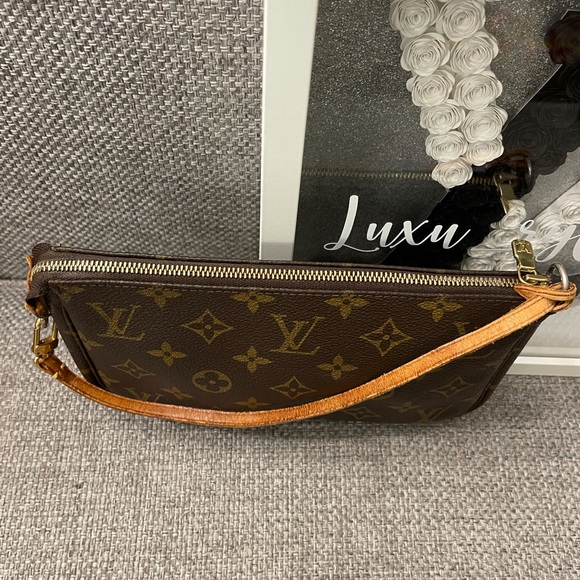 SOLD Authentic Louis Vuitton Pochette Accessoires - Picture 2 of 11
